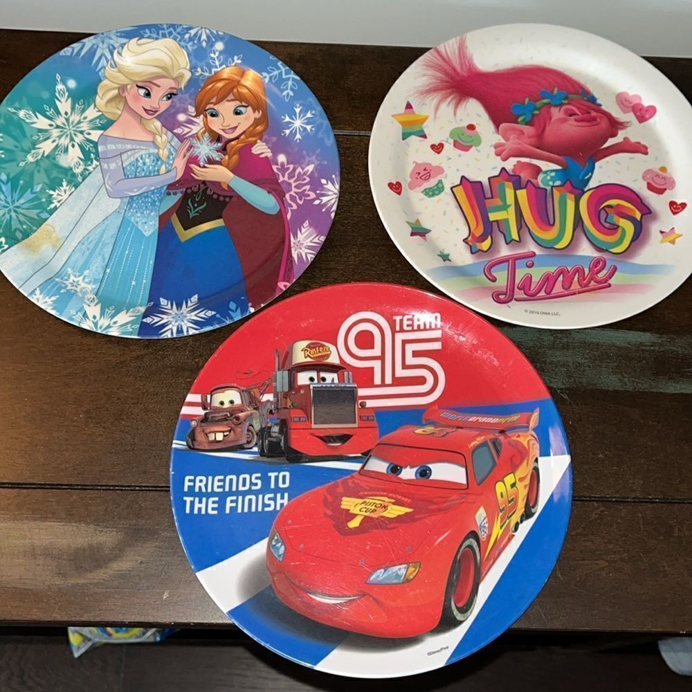 3 Frozen, Cars Lightning McQueen Smurfs party plastic Round 8” Disney plate
